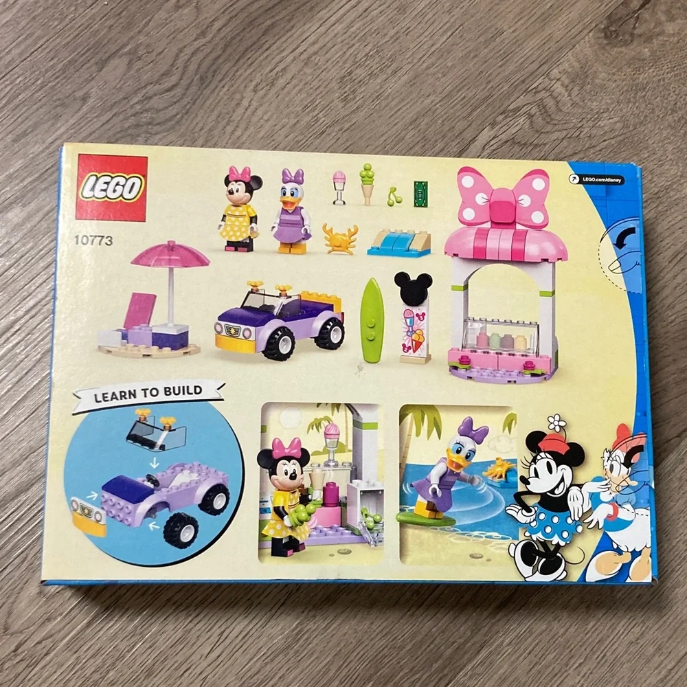 LEGO Disney Minnie Mouse Pink & Yellow Ice Cream Stand Playset